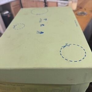 Off white out of office 47 white Strauss